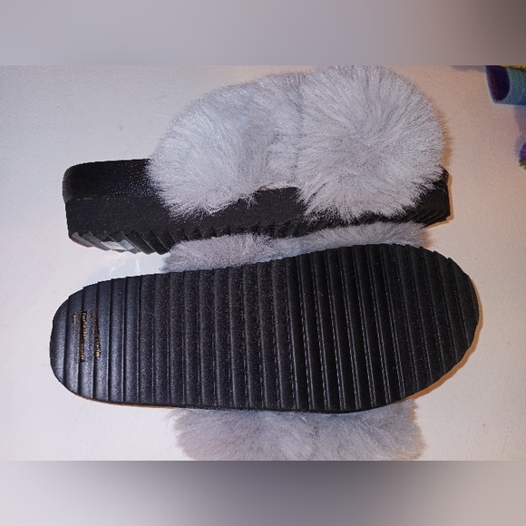 Faux Fur Sugar Slippers/Sandals - Picture 6 of 6